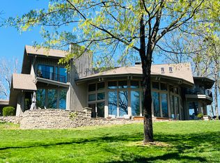 1261 S Brookview Ln, Springfield, MO 65809