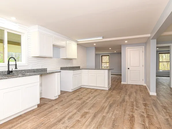 221 thompson Street, Ashland, NH 03217