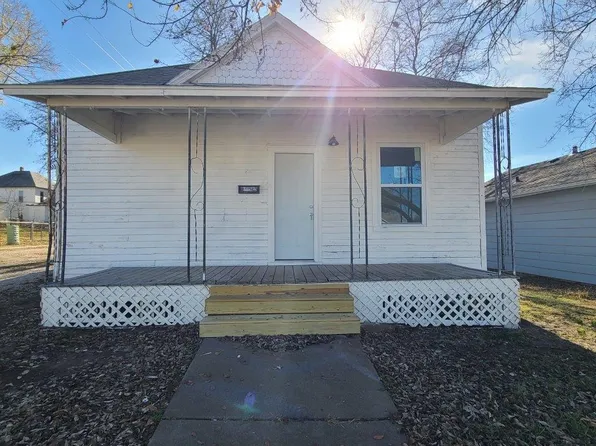 316 W 10th St, Wellington, KS 67152