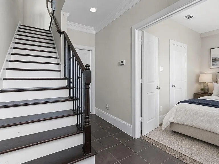 1812 Dennis St — Photo 4
