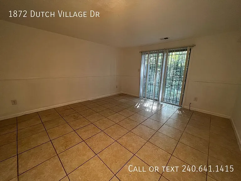 1872 Dutch Village Dr — Photo 6