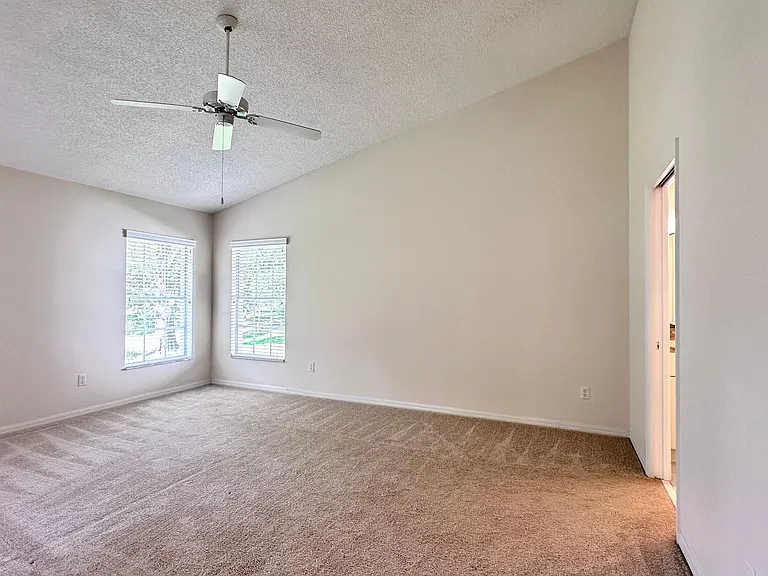 7468 Aprelle Dr — Photo 32