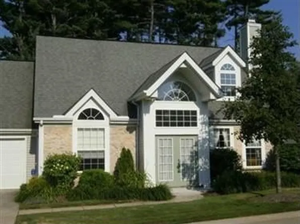 61 W Stonebrooke Dr #7, Chagrin Falls, OH 44022