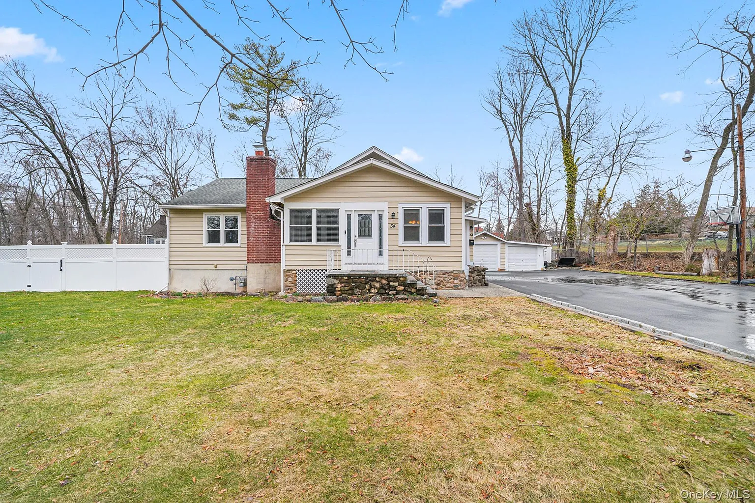 34 Waldberg Avenue photo 1