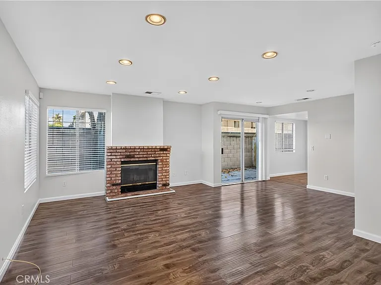 8539 Citigate Dr — Photo 2