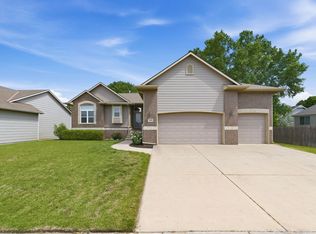 1418 E Woodbrook St, Derby, KS 67037