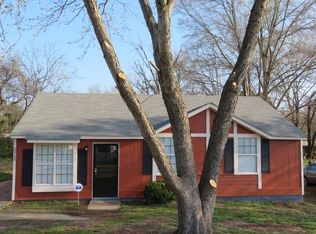 2968 Lake Park Rd, Memphis, TN 38127