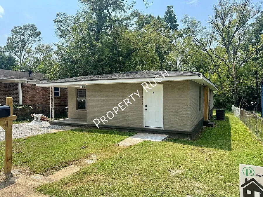 1718 Portland St. "B" - Recently remodeled 2 bed/1 bath duplex unit in Chattanooga! $1,000/mo. — Photo 4