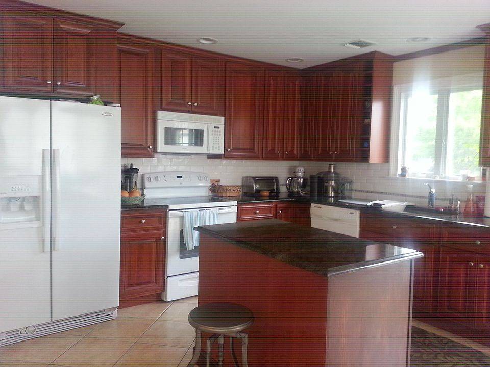 2nd image of 32A Firwood Rd