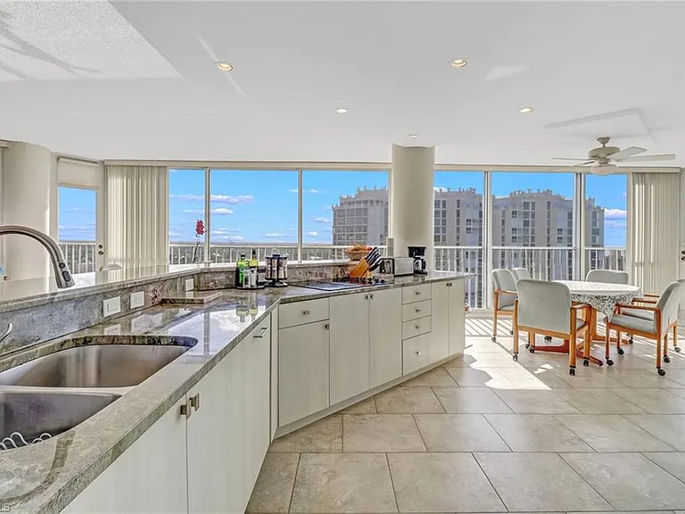 4041 Gulf Shore Blvd N #4 — Photo 16