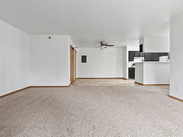 City View Apartments — Photo 15
