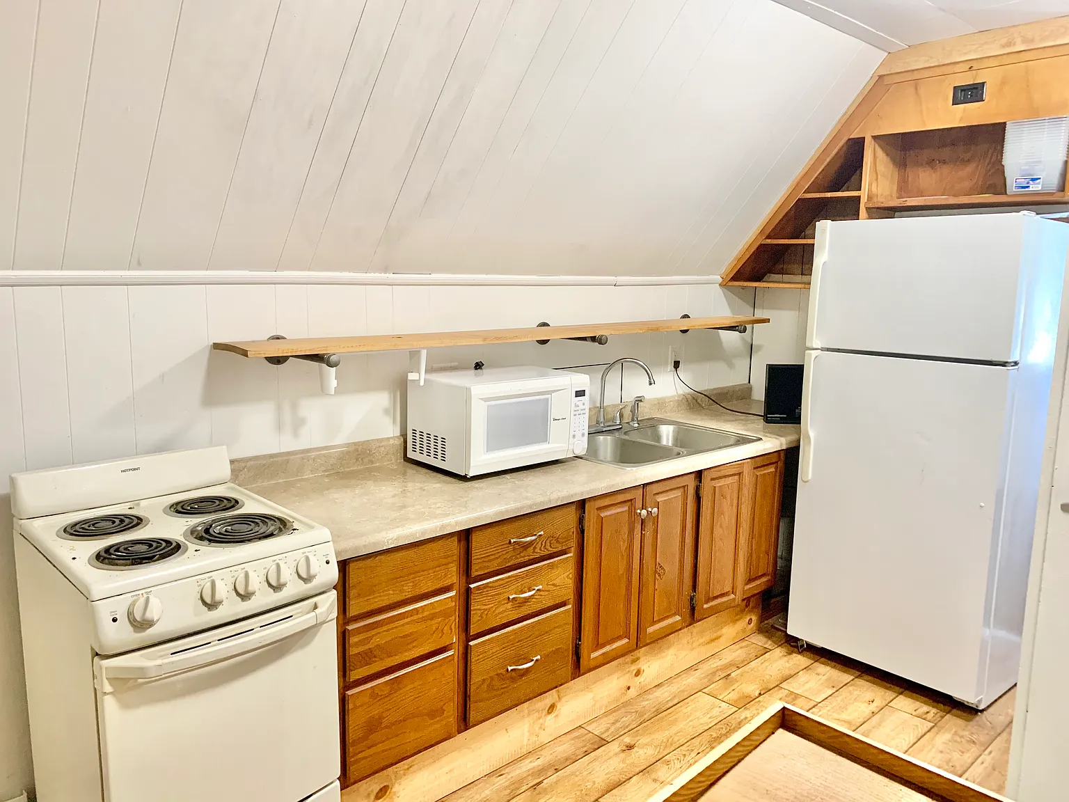 1 bed, $895 — Photo 2
