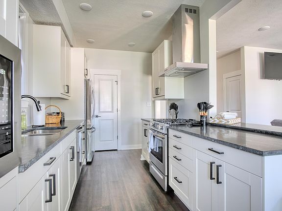 5th image of 2130 Gent Ave