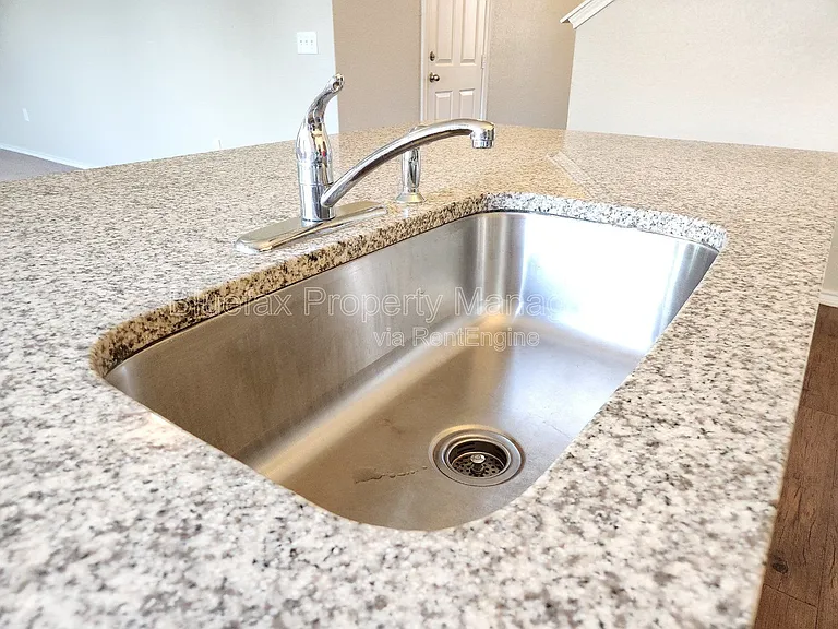 6811 Freedom Hls — Photo 11