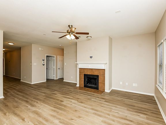 4th image of 7975 Los Alamitos Ln
