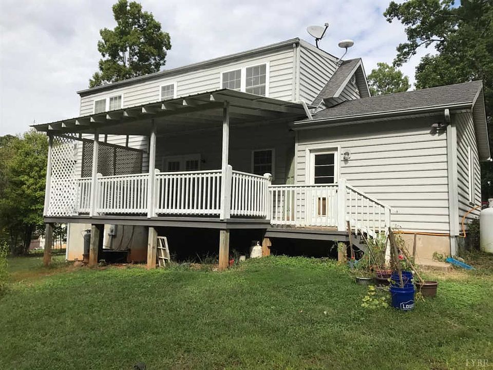 2nd image of 1379 Von Roy Rd