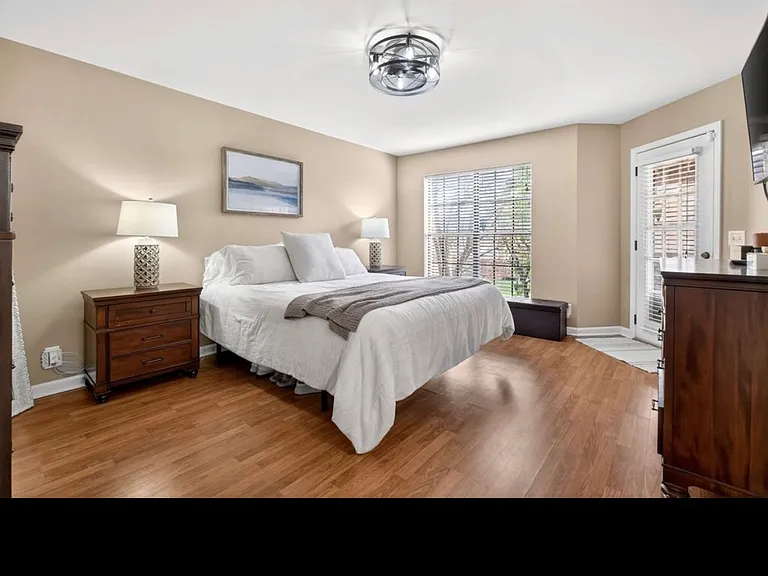 125 Villa View Ct — Photo 16