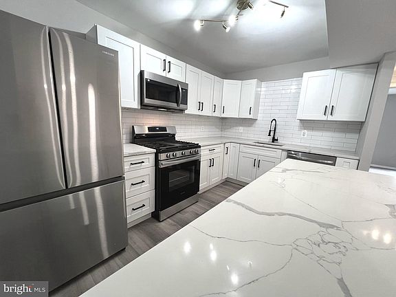 4th image of 820 Quince Orchard Blvd APT 102
