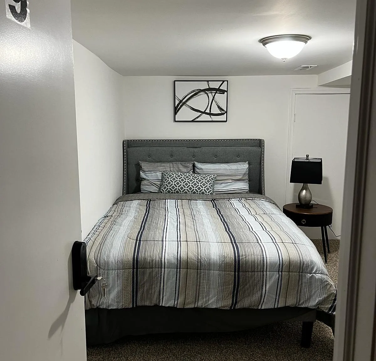 4 bed, 5.0 bath, 2366 sqft, $810 — Photo 3