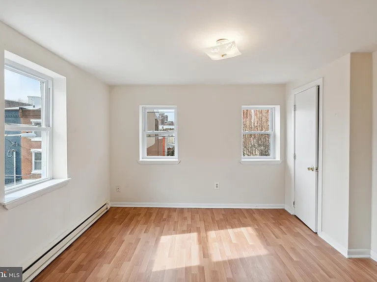 1305 N Lawrence St #1 — Photo 3