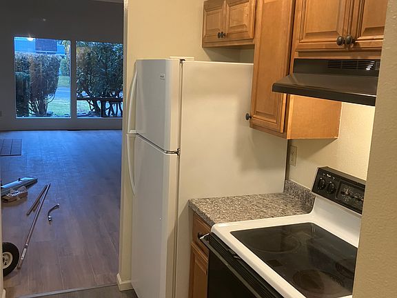 2nd image of 220-222 N 21st St
