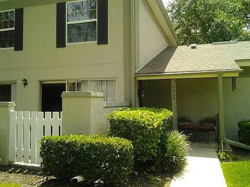 6325 Treetop Cir