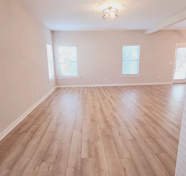2122 Ellsworth Loop Rd — Photo 4