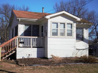 2743 Arnold Rd, Des Moines, IA 50310