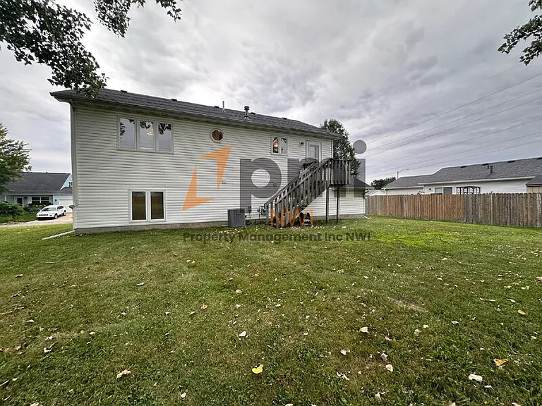 219 Sandalwood Dr — Photo 20