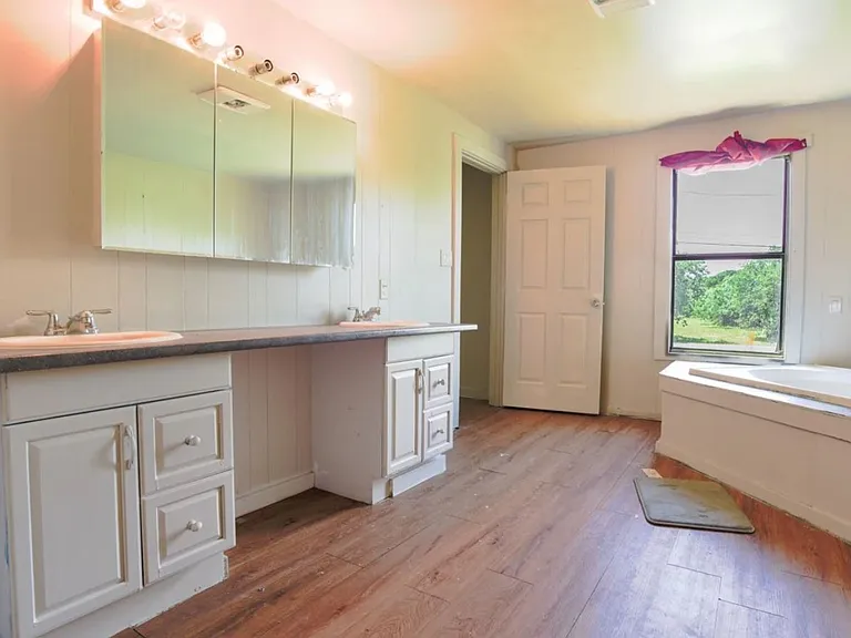9142 County Road 197 — Photo 15
