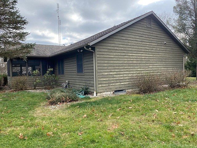 2nd image of 2420 S Old Ditch Rd