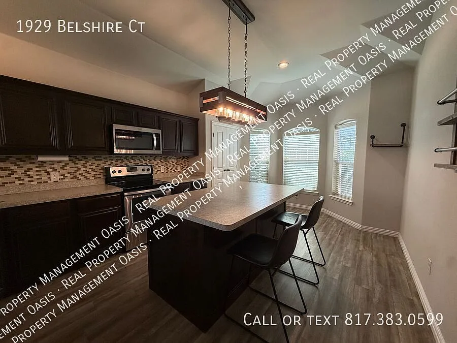 Move-In Ready Fort Worth Home Peace & Convenience — Photo 3