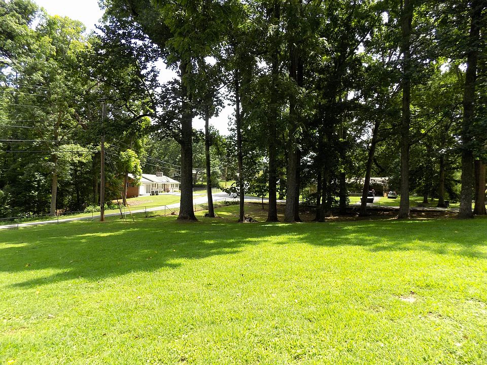 1st image of 985 Ronald Dr