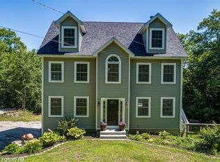5 N Raymond Rd, Raymond, ME 04071