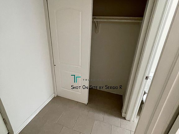 5th image of 3933 N Clarendon Ave APT 207