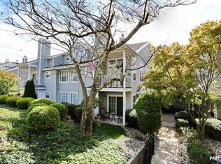 1273 Paddington Rd, Mahwah, NJ 07430