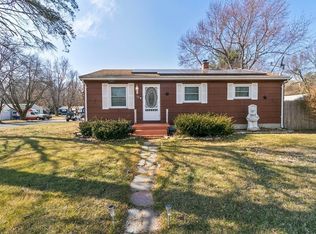 90 Newhouse St, Springfield, MA 01118