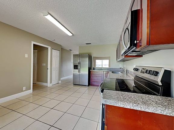 4th image of 2787 Flagstone Dr SE