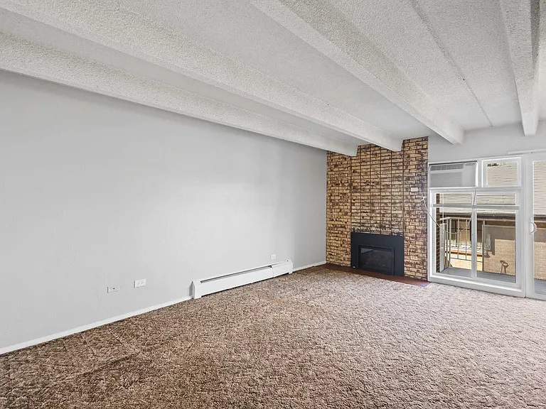 1640 N Detroit St — Photo 7