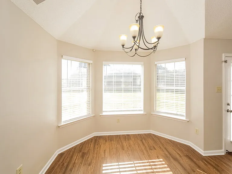 7203 Fox Creek Dr — Photo 8