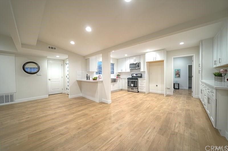 1st image of 11172 Orion Ave