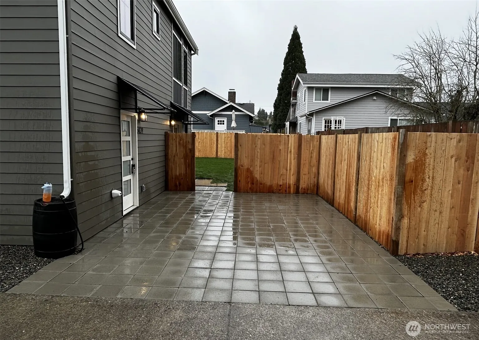 5039 50th Avenue SW photo 1