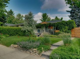 212 S Blackthorn Rd NW, Calgary, AB T2K 3S3