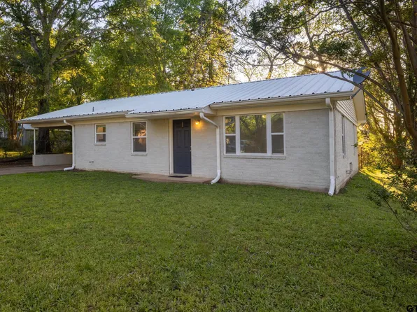 202 Hollywood Dr, Arp, TX 75750