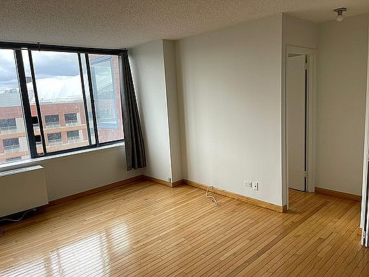 4th image of 62-54 97th Pl #6G