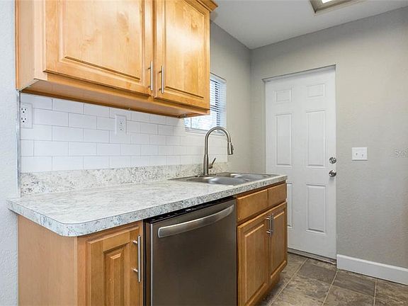 4th image of 1900 Fruitland Park Cir