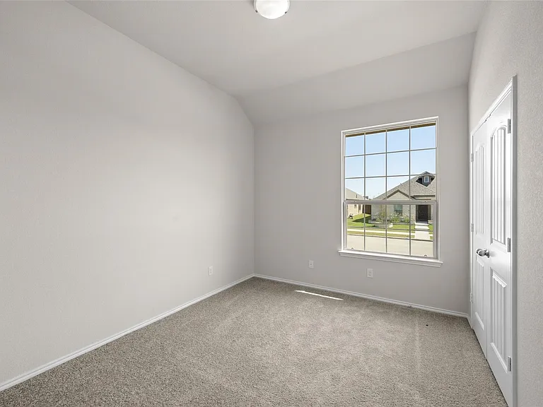 347 Freestall Dr — Photo 17