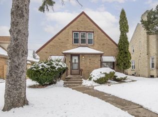 2812 W Roosevelt Dr, Milwaukee, WI 53216