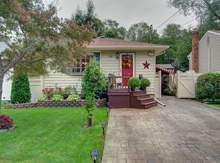 380 Ontario St, Ronkonkoma, NY 11779