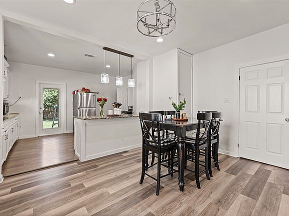 4th image of 1704 Proctor Ave